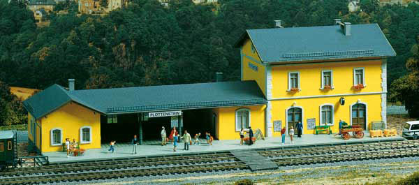 015-11369 - 1:87 Bahnhof Plottenstein